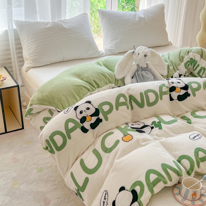 91家纺网 家纺一手货源 找家纺 妖妖家纺 2025新款高克重200克牛奶绒印花四件套 幸运国宝