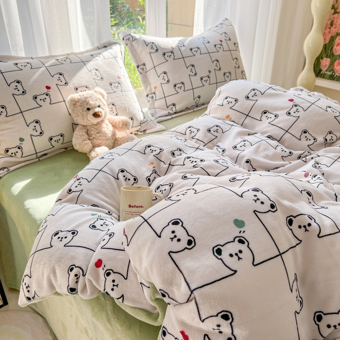 91家纺网 家纺一手货源 找家纺 妖妖家纺 2025新款高克重200克牛奶绒印花四件套 熊熊拼图