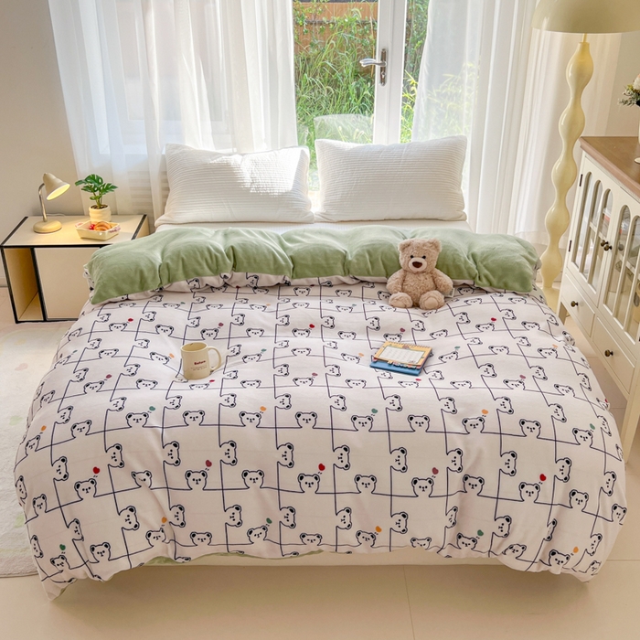 91家纺网 家纺一手货源 找家纺 妖妖家纺 2025新款高克重200克牛奶绒印花四件套 熊熊拼图