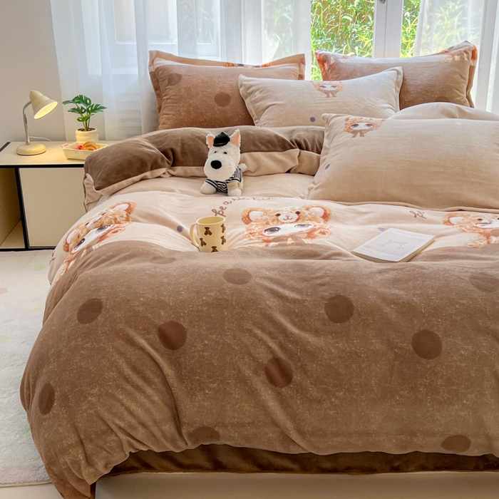 91家纺网 家纺一手货源 找家纺 妖妖家纺 2025新款高克重200克牛奶绒印花四件套 元气萌宝