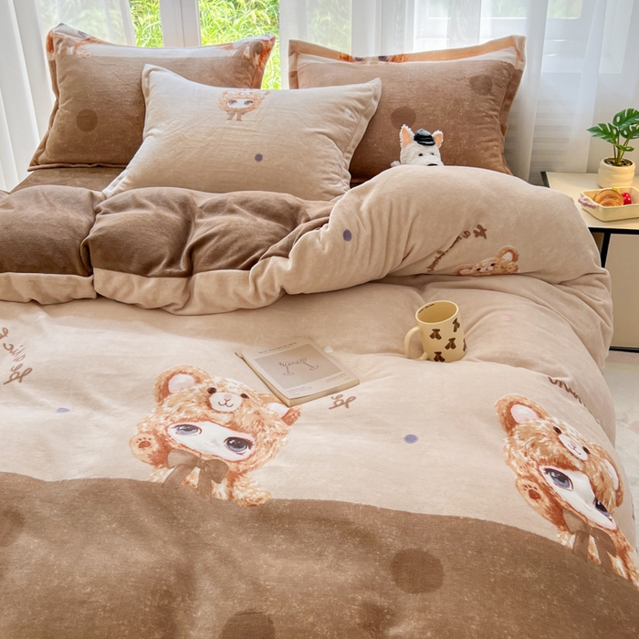 91家纺网 家纺一手货源 找家纺 妖妖家纺 2025新款高克重200克牛奶绒印花四件套 元气萌宝