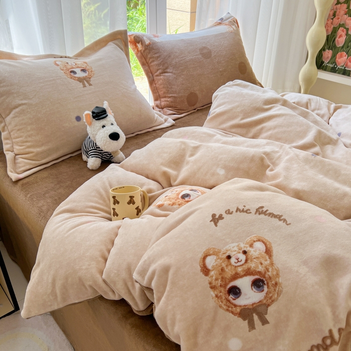 91家纺网 家纺一手货源 找家纺 妖妖家纺 2025新款高克重200克牛奶绒印花四件套 元气萌宝