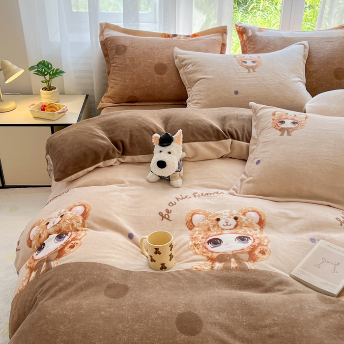 91家纺网 家纺一手货源 找家纺 妖妖家纺 2025新款高克重200克牛奶绒印花四件套 元气萌宝