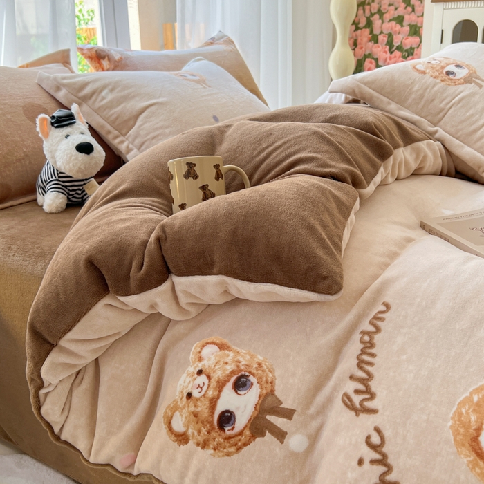 91家纺网 家纺一手货源 找家纺 妖妖家纺 2025新款高克重200克牛奶绒印花四件套 元气萌宝