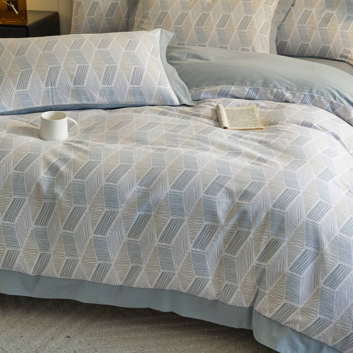 91家纺网 家纺一手货源 找家纺 慕晨 2025新款全棉纯棉磨毛轻奢数码印花直播热款四件套 艾伦-白