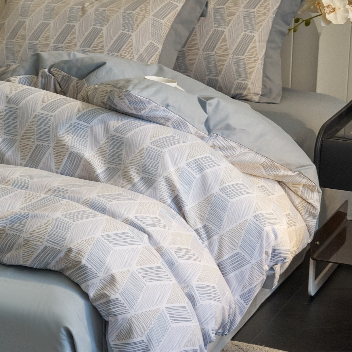 91家纺网 家纺一手货源 找家纺 慕晨 2025新款全棉纯棉磨毛轻奢数码印花直播热款四件套 艾伦-白