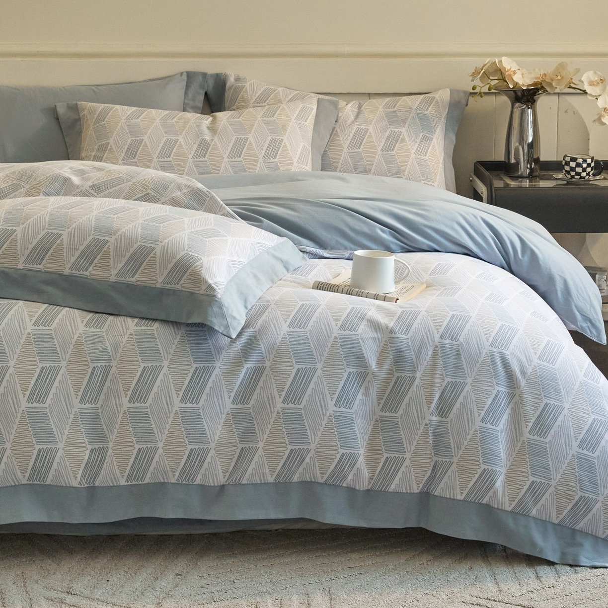 91家纺网 家纺一手货源 找家纺 慕晨 2025新款全棉纯棉磨毛轻奢数码印花直播热款四件套 艾伦-白