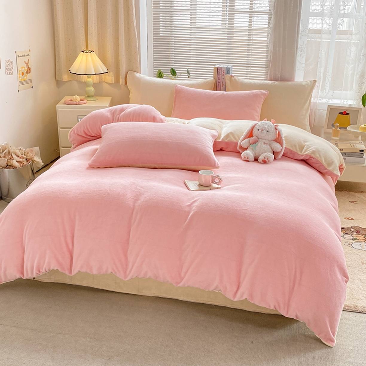 91家纺网 家纺一手货源 找家纺 绒裕家纺 2025秋冬新款230克8.5斤金貂绒牛奶绒四件套床单被套直播热款四件套 浅粉+奶黄