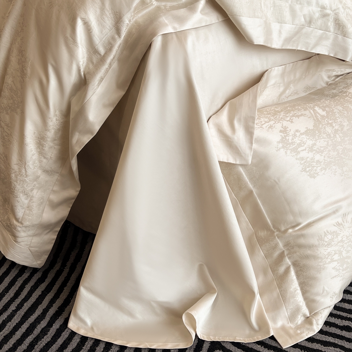 91家纺网 家纺一手货源 找家纺 花时间 2025新款A类长绒棉全棉纯棉宽边提花四件套-赫本 赫本-香槟