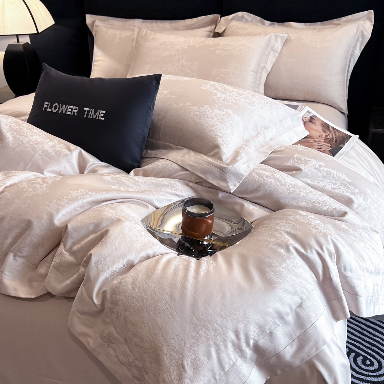 91家纺网 家纺一手货源 找家纺 花时间 2025新款A类长绒棉全棉纯棉宽边提花四件套-赫本 赫本-浅紫