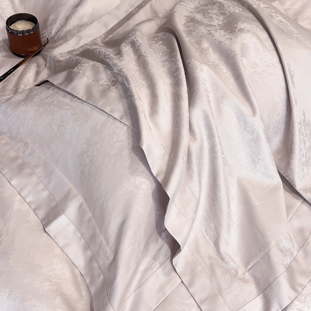 91家纺网 家纺一手货源 找家纺 花时间 2025新款A类长绒棉全棉纯棉宽边提花四件套-赫本 赫本-浅紫