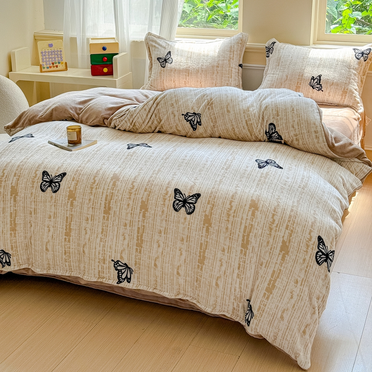 91家纺网 家纺一手货源 找家纺 绒裕家纺 2025秋冬新款230克8.5斤金貂绒牛奶绒四件套床单被套直播热款四件套法式蝴蝶