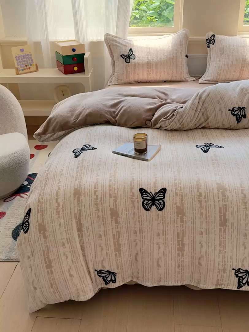 91家纺网 家纺一手货源 找家纺 绒裕家纺 2025秋冬新款230克8.5斤金貂绒牛奶绒四件套床单被套直播热款四件套法式蝴蝶