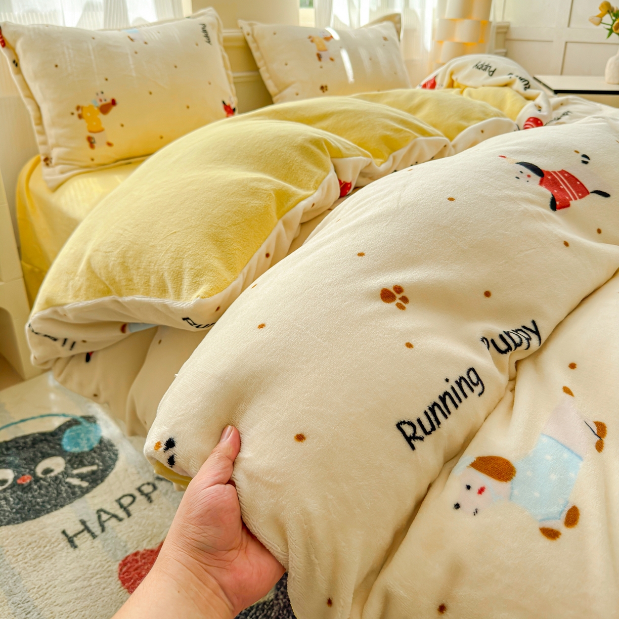 91家纺网 家纺一手货源 找家纺 绒裕家纺 2025秋冬新款230克8.5斤金貂绒牛奶绒四件套床单被套直播热款四件套 腊肠小狗