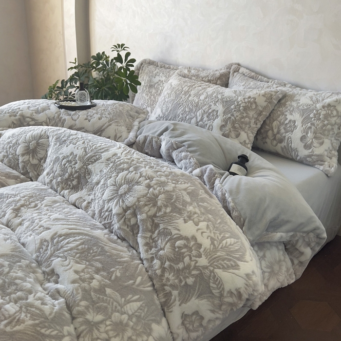 91家纺网 家纺一手货源 找家纺 昊川家纺 2025新款3D立体兔毛雕花四件套 锦梦-灰