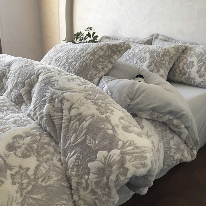 91家纺网 家纺一手货源 找家纺 昊川家纺 2025新款3D立体兔毛雕花四件套 锦梦-灰