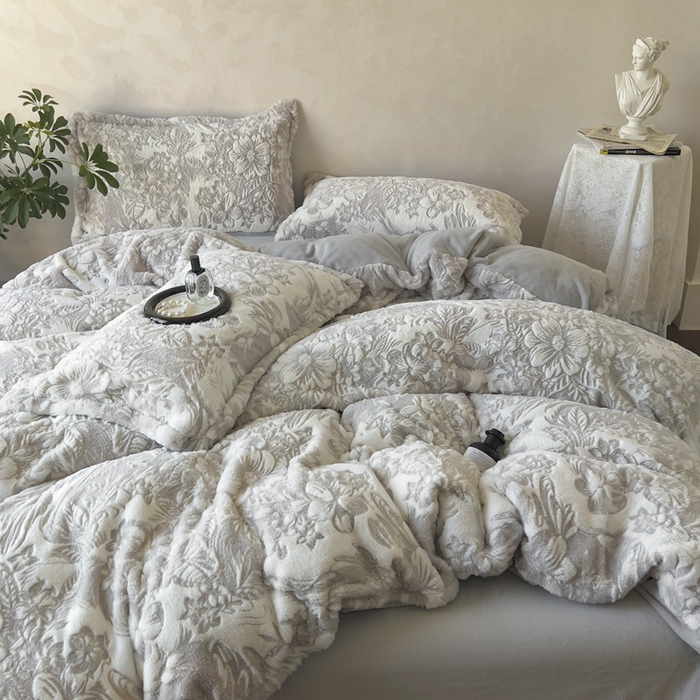 91家纺网 家纺一手货源 找家纺 昊川家纺 2025新款3D立体兔毛雕花四件套 锦梦-灰