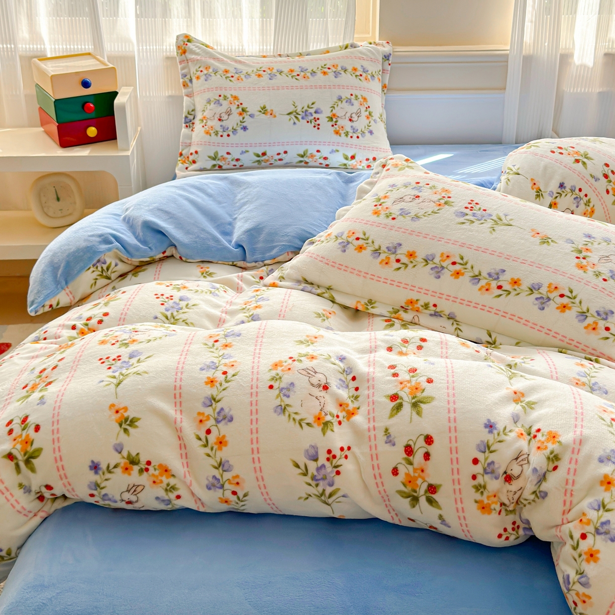 91家纺网 家纺一手货源 找家纺 绒裕家纺 2025秋冬新款230克8.5斤金貂绒牛奶绒四件套床单被套直播热款四件套 铃兰花语