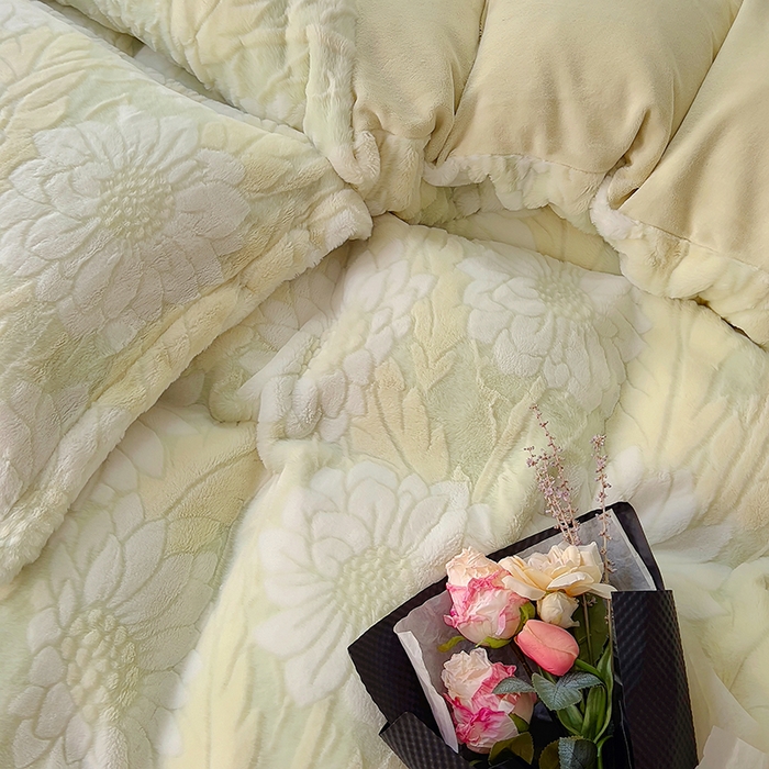 91家纺网 家纺一手货源 找家纺 昊川家纺 2025新款3D立体兔毛雕花四件套 秘密花园-奶绿