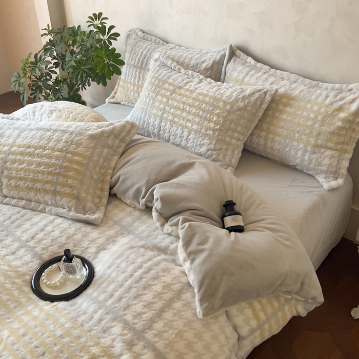 91家纺网 家纺一手货源 找家纺 昊川家纺 2025新款3D立体兔毛雕花四件套 千鸟格-灰