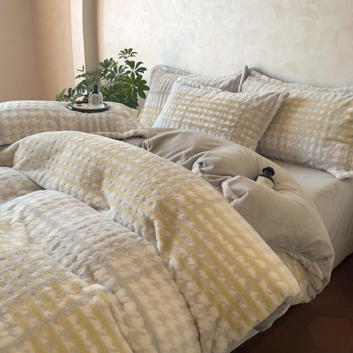 91家纺网 家纺一手货源 找家纺 昊川家纺 2025新款3D立体兔毛雕花四件套 千鸟格-灰