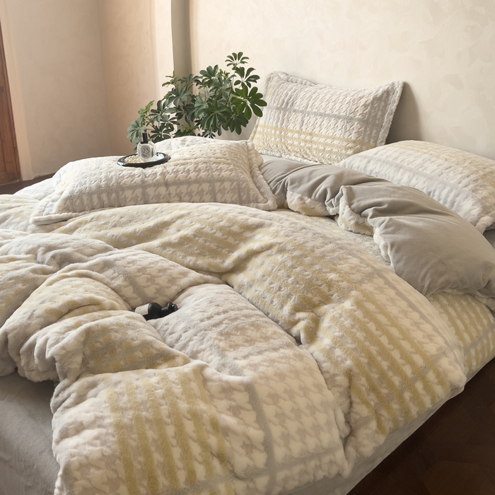 91家纺网 家纺一手货源 找家纺 昊川家纺 2025新款3D立体兔毛雕花四件套 千鸟格-灰