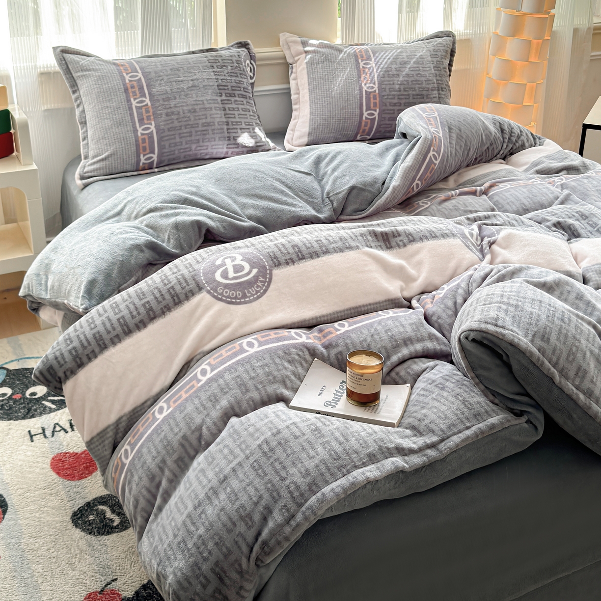 91家纺网 家纺一手货源 找家纺 绒裕家纺 2025秋冬新款230克8.5斤金貂绒牛奶绒四件套床单被套直播热款四件套 马吉拉