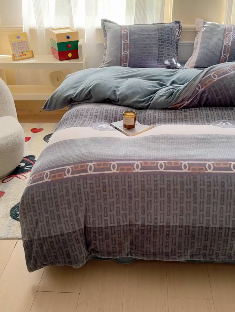 91家纺网 家纺一手货源 找家纺 绒裕家纺 2025秋冬新款230克8.5斤金貂绒牛奶绒四件套床单被套直播热款四件套 马吉拉