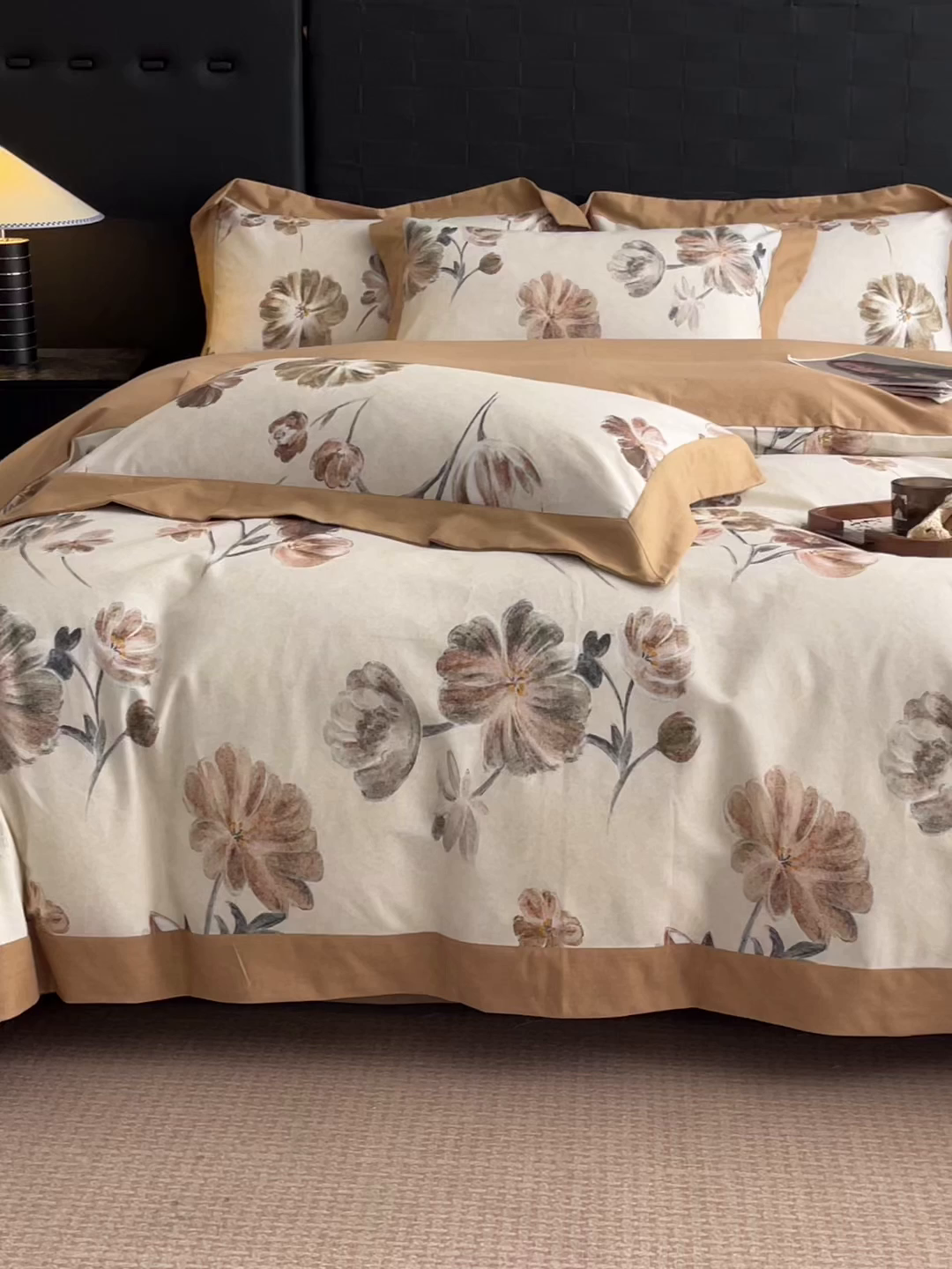 91家纺网 家纺一手货源 找家纺 慕晨 2025新款全棉纯棉磨毛轻奢数码印花直播热款四件套 木槿怡人