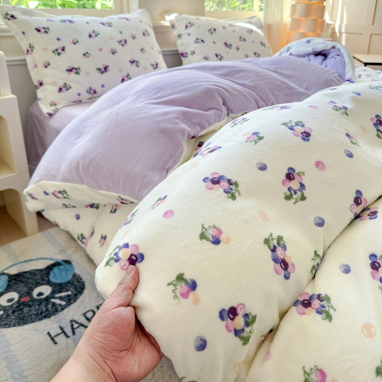 91家纺网 家纺一手货源 找家纺 绒裕家纺 2025秋冬新款230克8.5斤金貂绒牛奶绒四件套床单被套直播热款四件套 紫葡萄