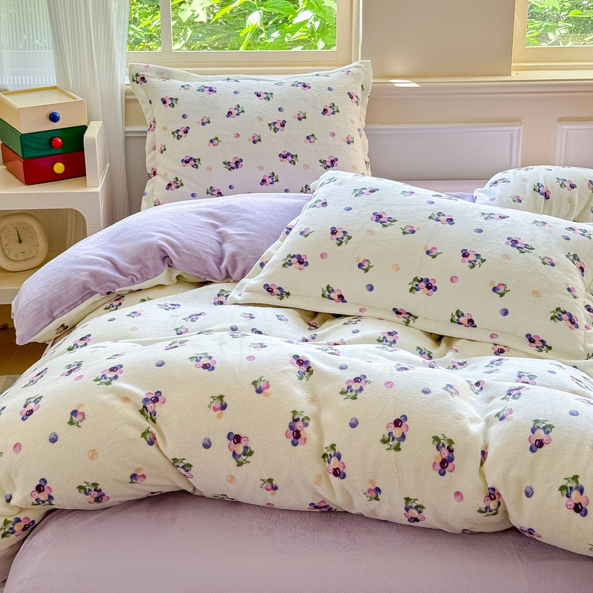 91家纺网 家纺一手货源 找家纺 绒裕家纺 2025秋冬新款230克8.5斤金貂绒牛奶绒四件套床单被套直播热款四件套 紫葡萄