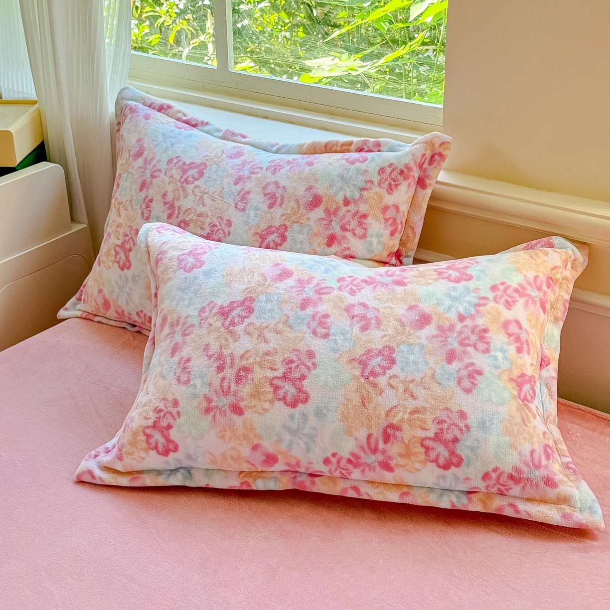 91家纺网 家纺一手货源 找家纺 绒裕家纺 2025秋冬新款230克8.5斤金貂绒牛奶绒四件套床单被套直播热款四件套 桃花朵朵