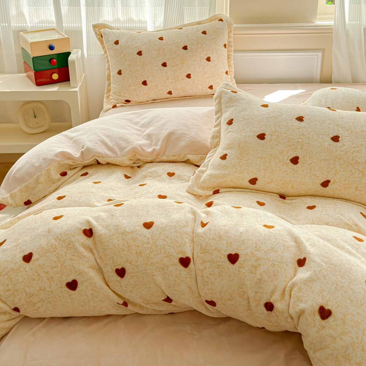 91家纺网 家纺一手货源 找家纺 绒裕家纺 2025秋冬新款230克8.5斤金貂绒牛奶绒四件套床单被套直播热款四件套 小欢喜