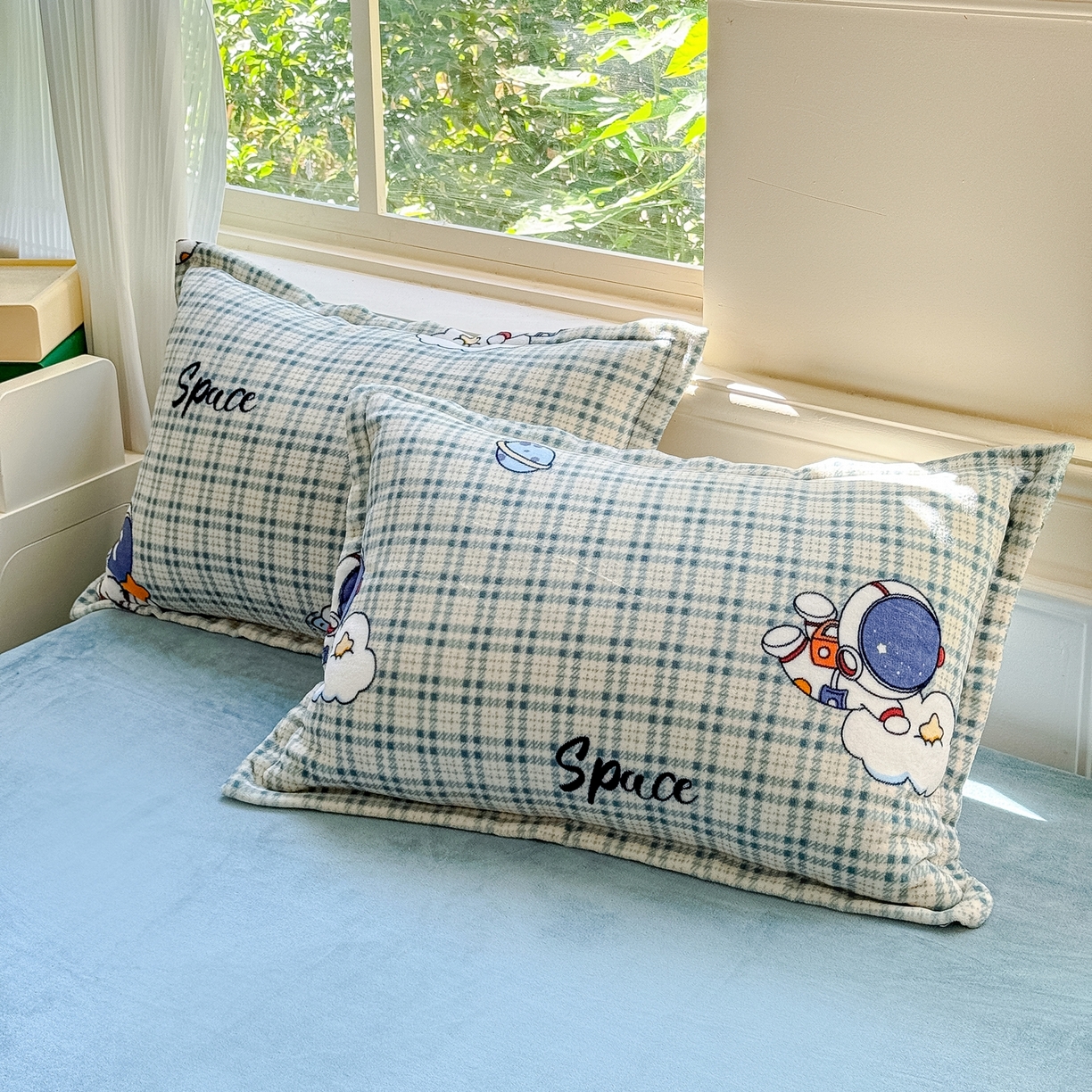 91家纺网 家纺一手货源 找家纺 绒裕家纺 2025秋冬新款230克8.5斤金貂绒牛奶绒四件套床单被套直播热款四件套 星际宇航