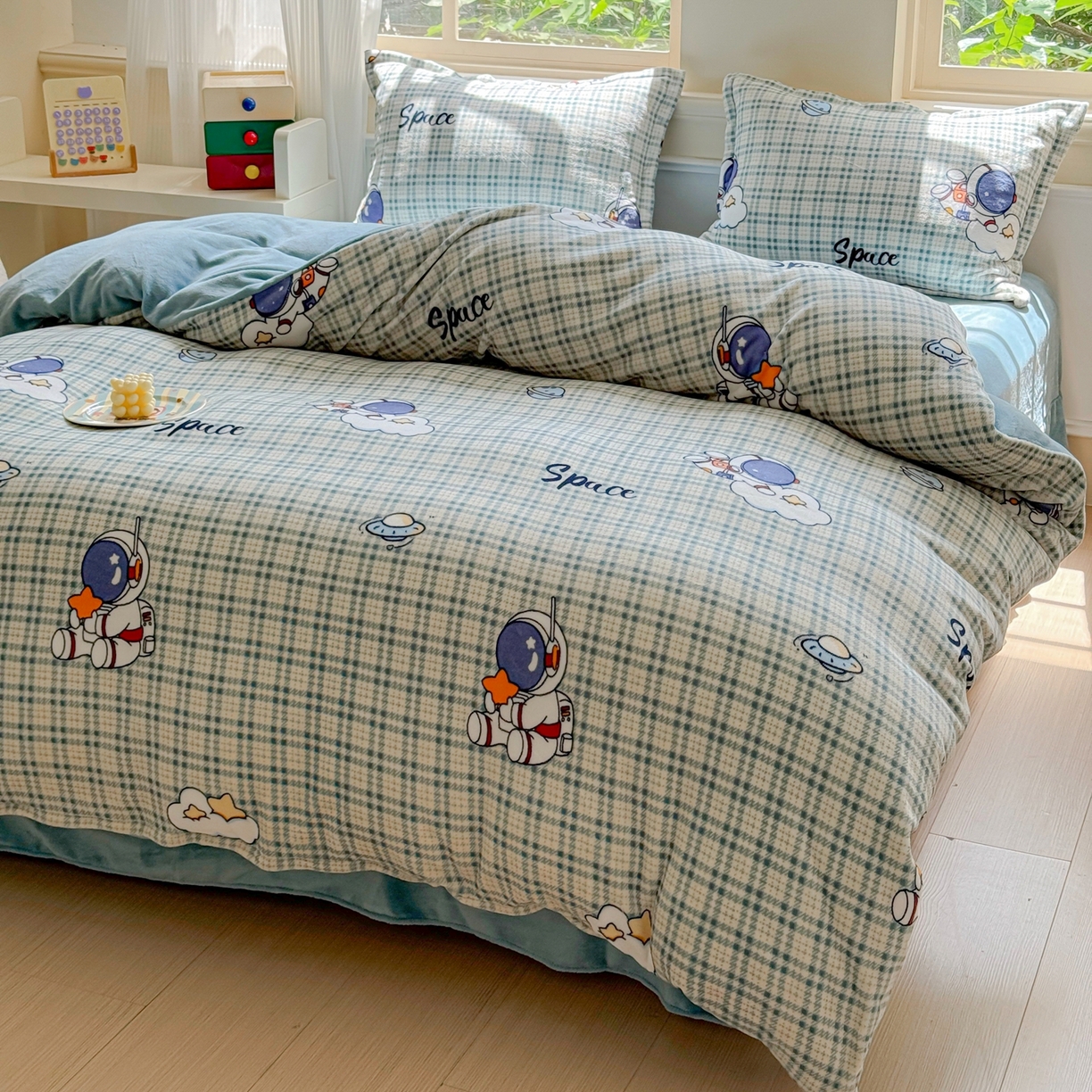 91家纺网 家纺一手货源 找家纺 绒裕家纺 2025秋冬新款230克8.5斤金貂绒牛奶绒四件套床单被套直播热款四件套 星际宇航