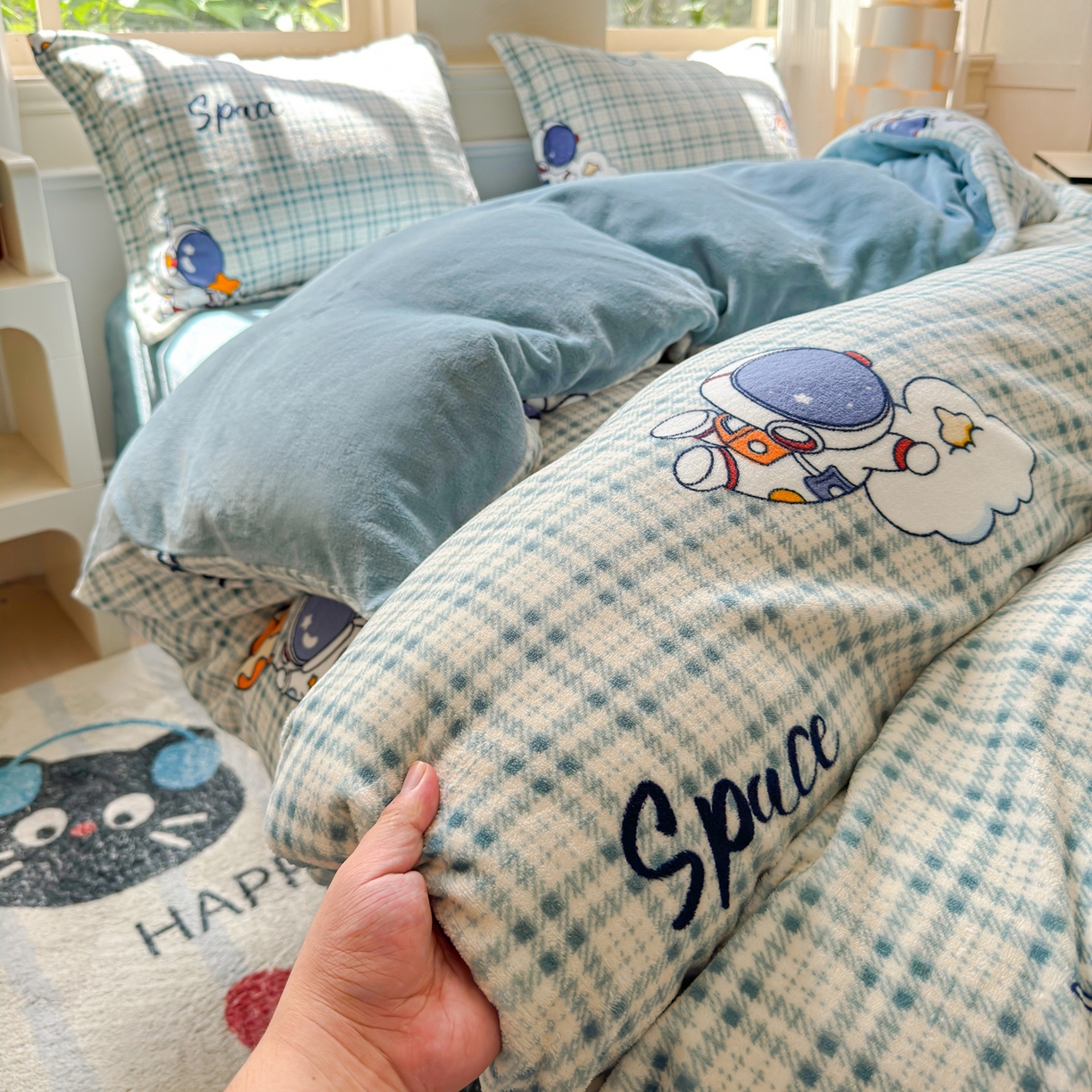 91家纺网 家纺一手货源 找家纺 绒裕家纺 2025秋冬新款230克8.5斤金貂绒牛奶绒四件套床单被套直播热款四件套 星际宇航