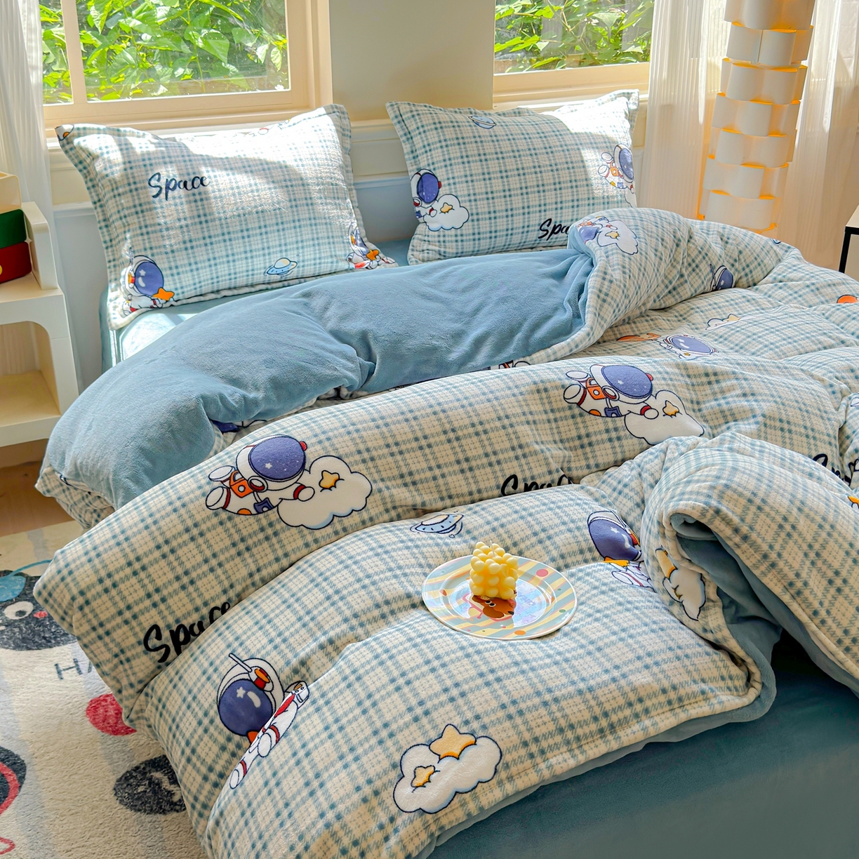 91家纺网 家纺一手货源 找家纺 绒裕家纺 2025秋冬新款230克8.5斤金貂绒牛奶绒四件套床单被套直播热款四件套 星际宇航