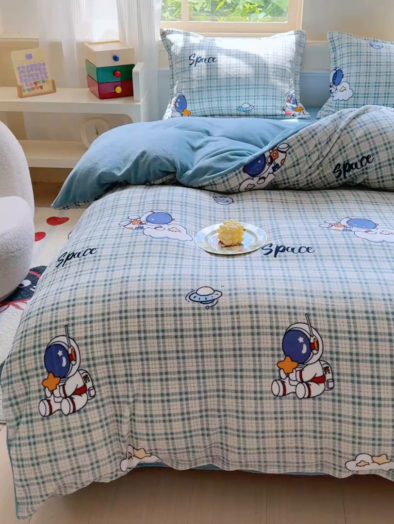 91家纺网 家纺一手货源 找家纺 绒裕家纺 2025秋冬新款230克8.5斤金貂绒牛奶绒四件套床单被套直播热款四件套 星际宇航