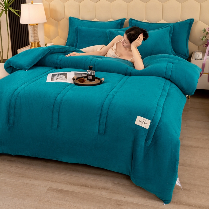 91家纺网 家纺一手货源 找家纺 暖芯家纺 2025新款加厚保暖牛奶绒冬被 宾利蓝