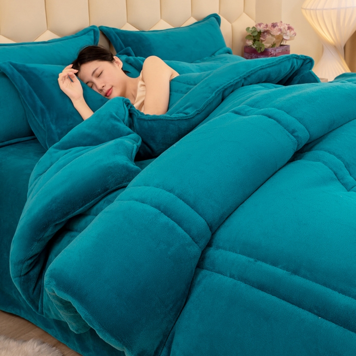 91家纺网 家纺一手货源 找家纺 暖芯家纺 2025新款加厚保暖牛奶绒冬被 宾利蓝