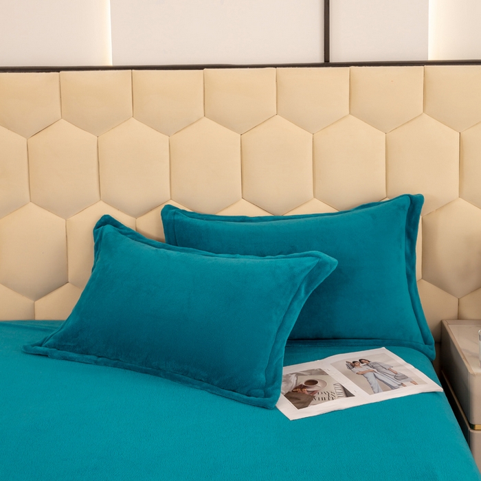 91家纺网 家纺一手货源 找家纺 暖芯家纺 2025新款加厚保暖牛奶绒冬被 宾利蓝