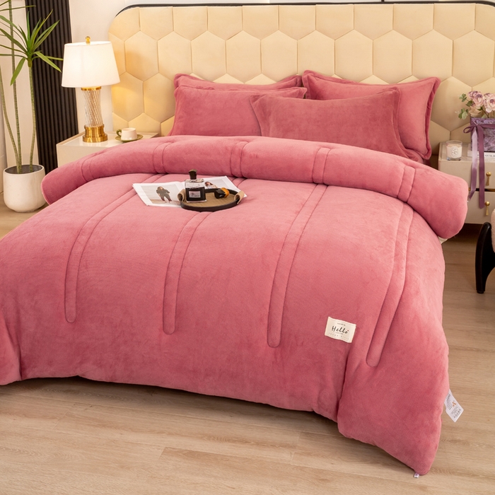 91家纺网 家纺一手货源 找家纺 暖芯家纺 2025新款加厚保暖牛奶绒冬被 豆沙