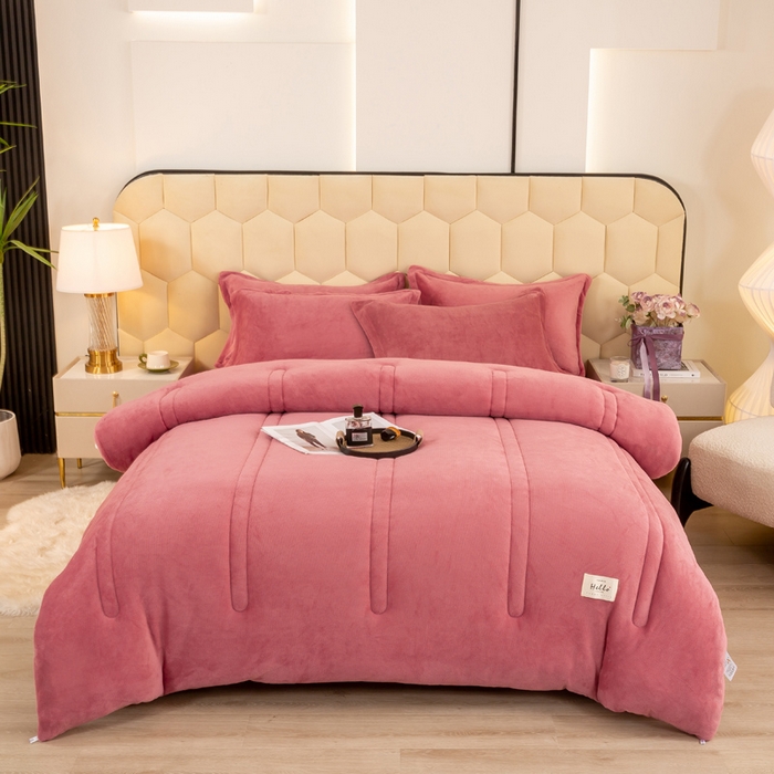 91家纺网 家纺一手货源 找家纺 暖芯家纺 2025新款加厚保暖牛奶绒冬被 豆沙