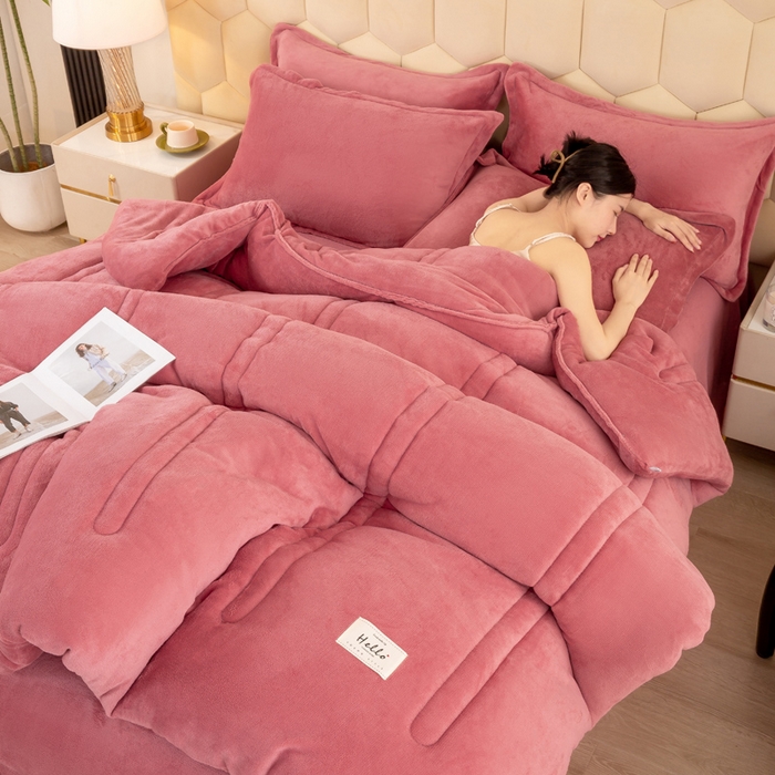 91家纺网 家纺一手货源 找家纺 暖芯家纺 2025新款加厚保暖牛奶绒冬被 豆沙