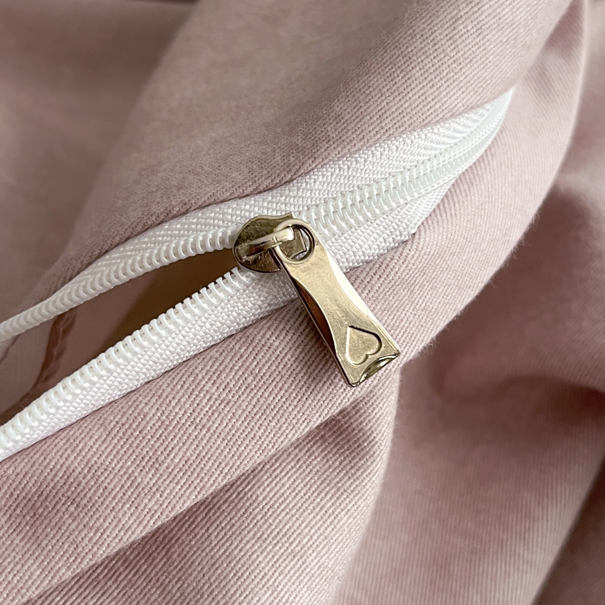 91家纺网 家纺一手货源 找家纺 慕晨 2025新款全棉纯棉磨毛轻奢数码印花直播热款四件套 蕊莳