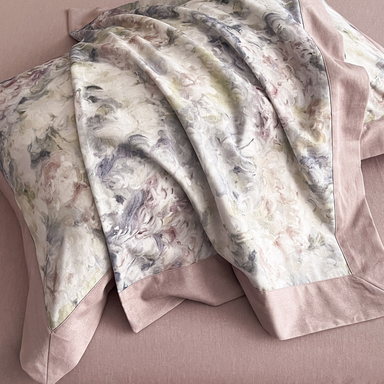 91家纺网 家纺一手货源 找家纺 慕晨 2025新款全棉纯棉磨毛轻奢数码印花直播热款四件套 蕊莳