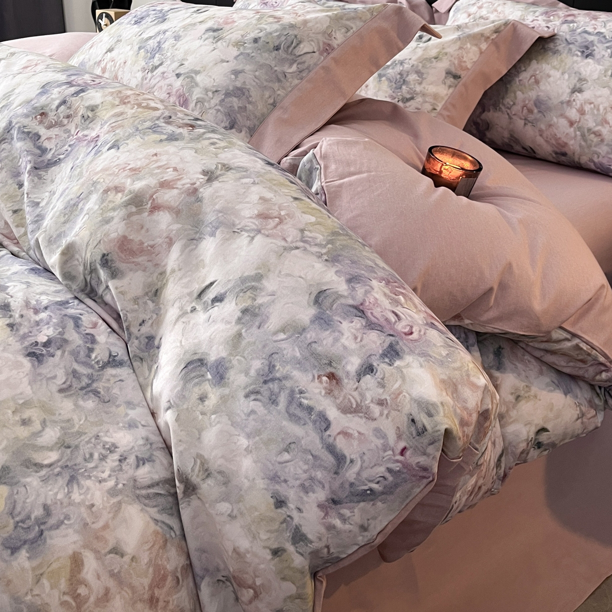 91家纺网 家纺一手货源 找家纺 慕晨 2025新款全棉纯棉磨毛轻奢数码印花直播热款四件套 蕊莳