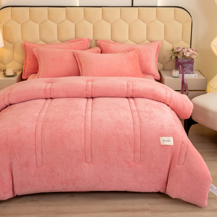 91家纺网 家纺一手货源 找家纺 暖芯家纺 2025新款加厚保暖牛奶绒冬被 粉玉