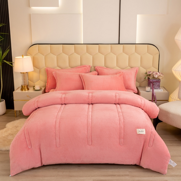 91家纺网 家纺一手货源 找家纺 暖芯家纺 2025新款加厚保暖牛奶绒冬被 粉玉