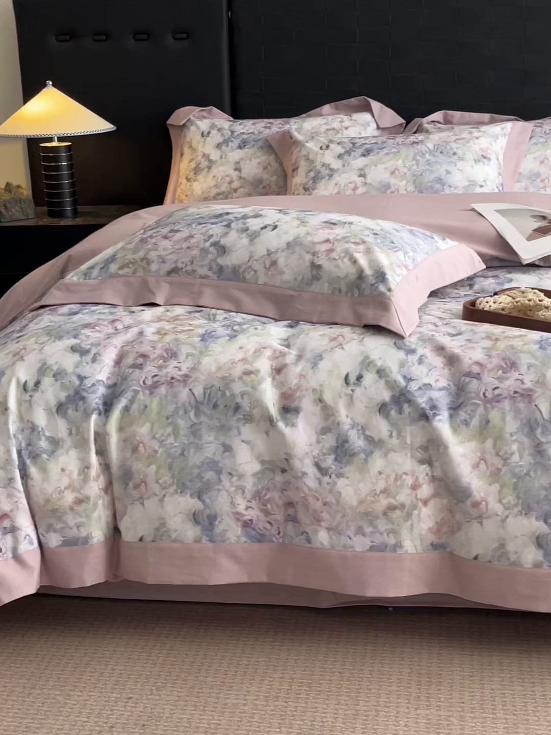 91家纺网 家纺一手货源 找家纺 慕晨 2025新款全棉纯棉磨毛轻奢数码印花直播热款四件套 蕊莳